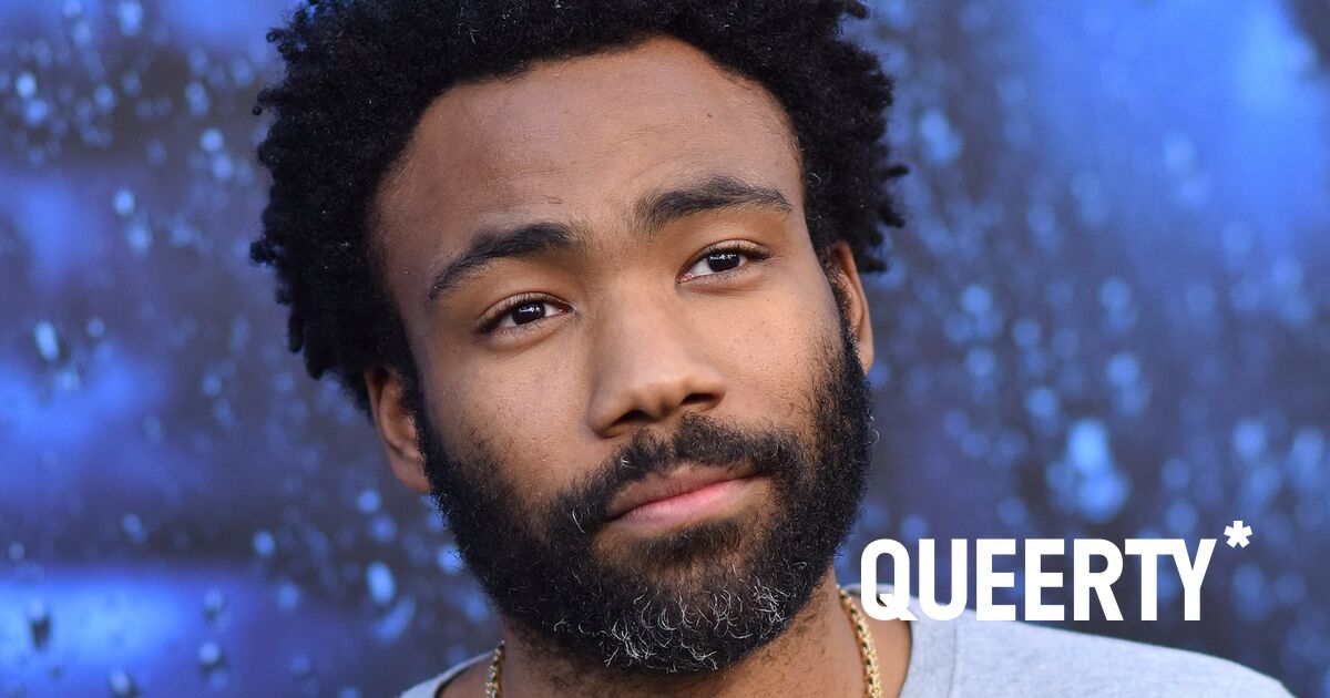 You are currently viewing Donald Glover gives Gay Twitter™ heatstroke with short shorts and little else