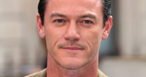 Read more about the article PHOTOS: 18 sexy images that prove why Luke Evans needs his own action franchise ASAP