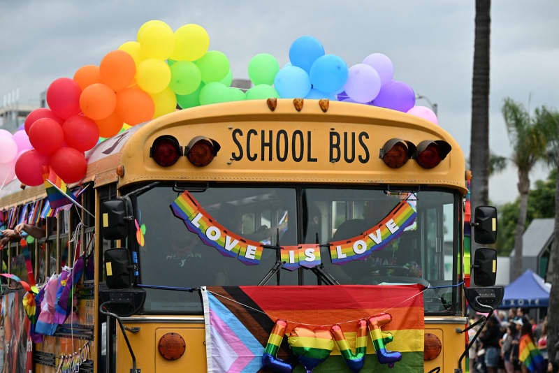 You are currently viewing California school district considers policy of outing transgender students to parents