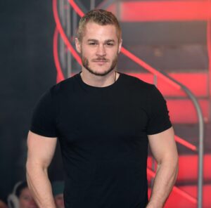 Read more about the article Austin Armacost parties like a Greek god in Mykonos