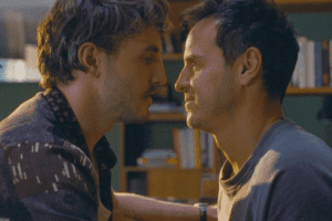 Read more about the article WATCH: Andrew Scott & Paul Mescal fall in love, talk to ghosts in romantic drama ‘All Of Us Strangers’