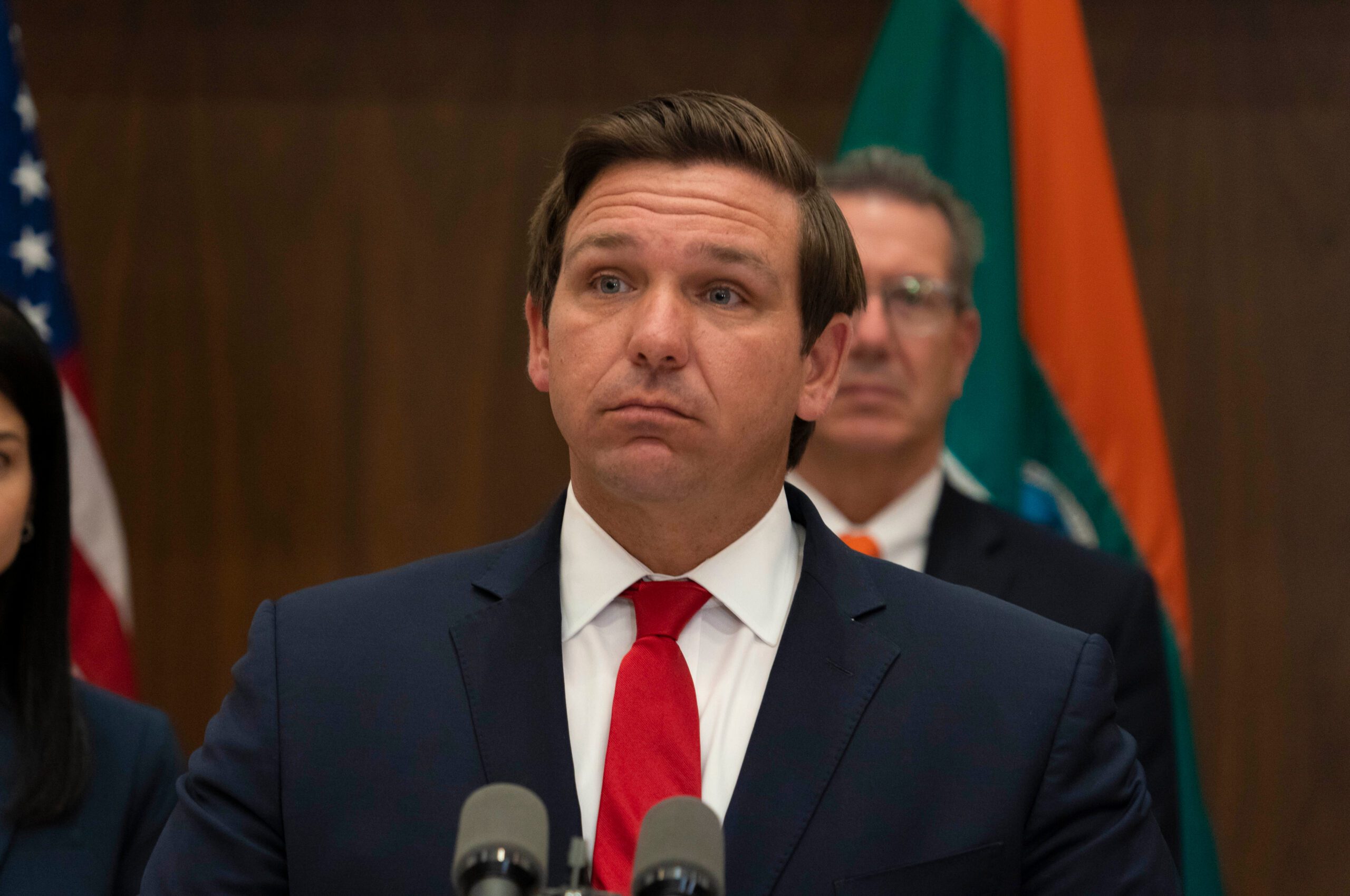 You are currently viewing Ron “Don’t Say Gay” DeSantis just had another super embarrassing $50 million thing happen to him & OMG you guys