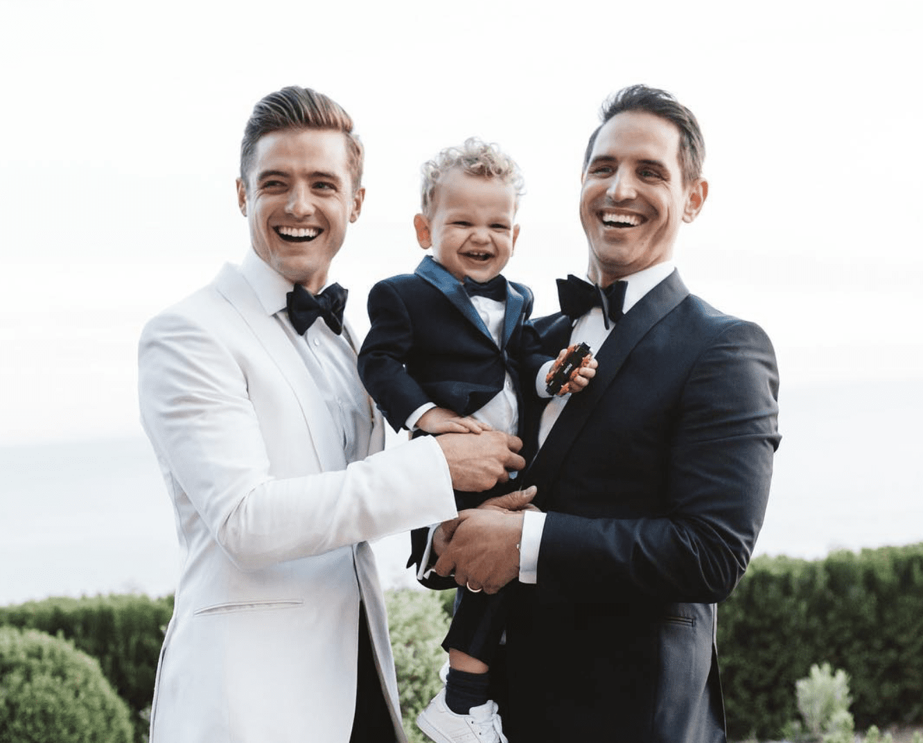 You are currently viewing PHOTOS: 20 adorable reasons why Robbie Rogers & Greg Berlanti are the cutest Hollywood power couple