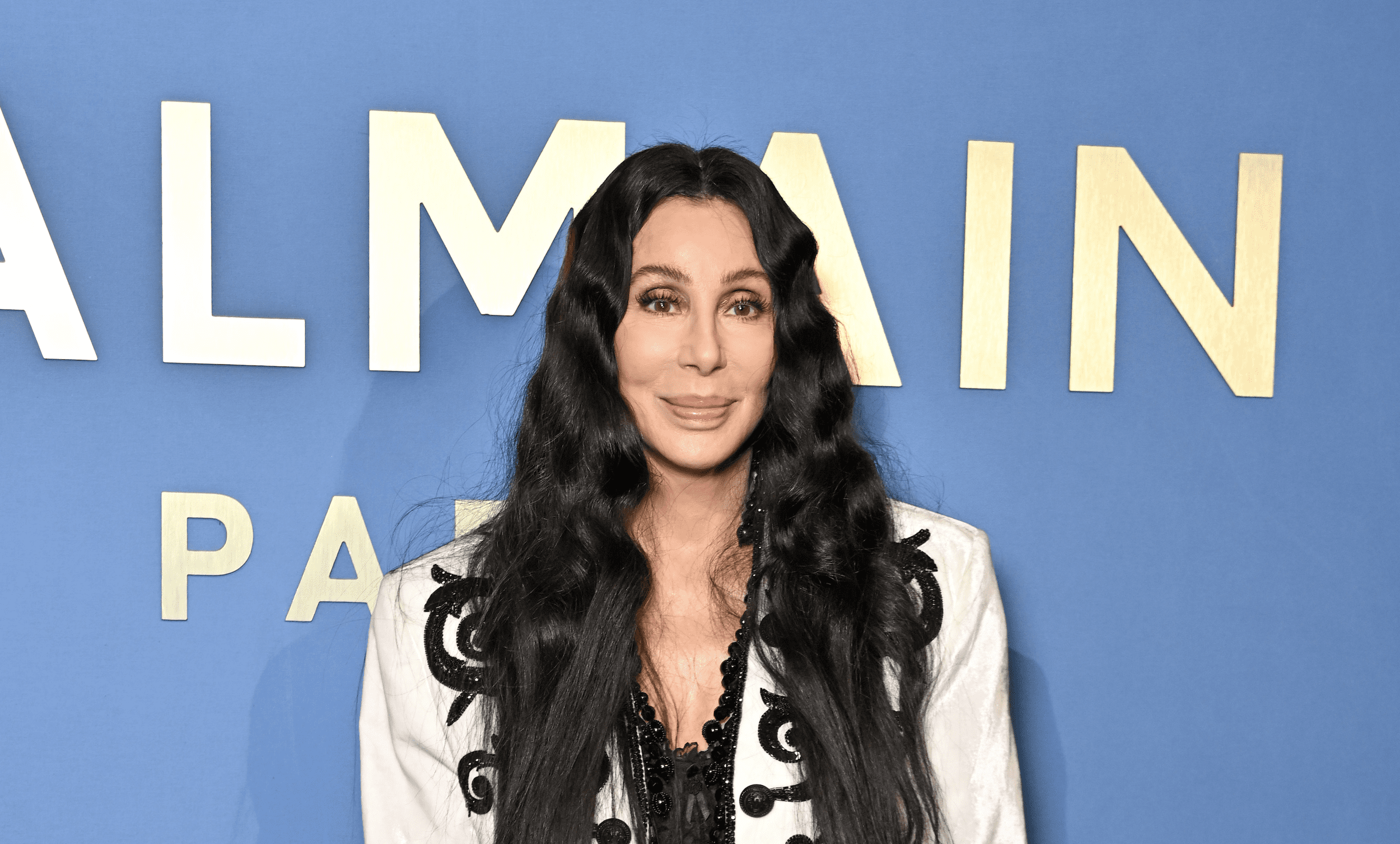 You are currently viewing Cher recalls meeting gay men for the first time as a child: “Why isn’t everybody like this”