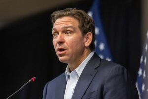Read more about the article Ron “Don’t Say Gay” DeSantis’ campaign has now entered its ‘Fight Club’ era