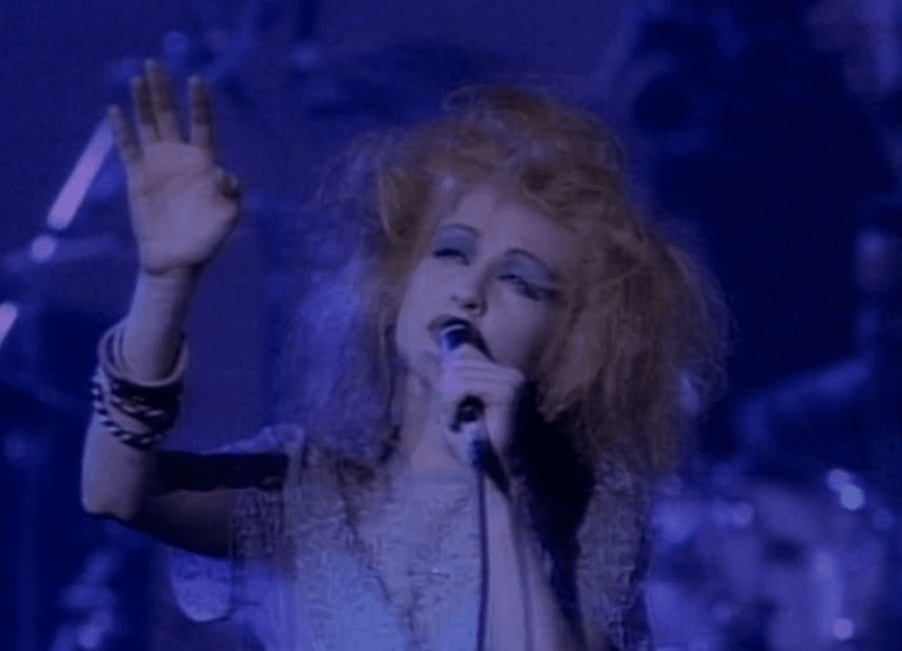 You are currently viewing Cyndi Lauper’s 1987 single ‘Boy Blue’ is a heartbreaking ode to a young friend lost to AIDS
