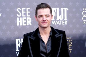 Read more about the article Robbie Rogers talks about how being a gay soccer player impacted his work on ‘Fellow Travelers’