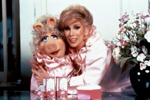 Read more about the article Best frenemies: Unpacking Miss Piggy & Joan Rivers’ shady, messy, decades-long feud