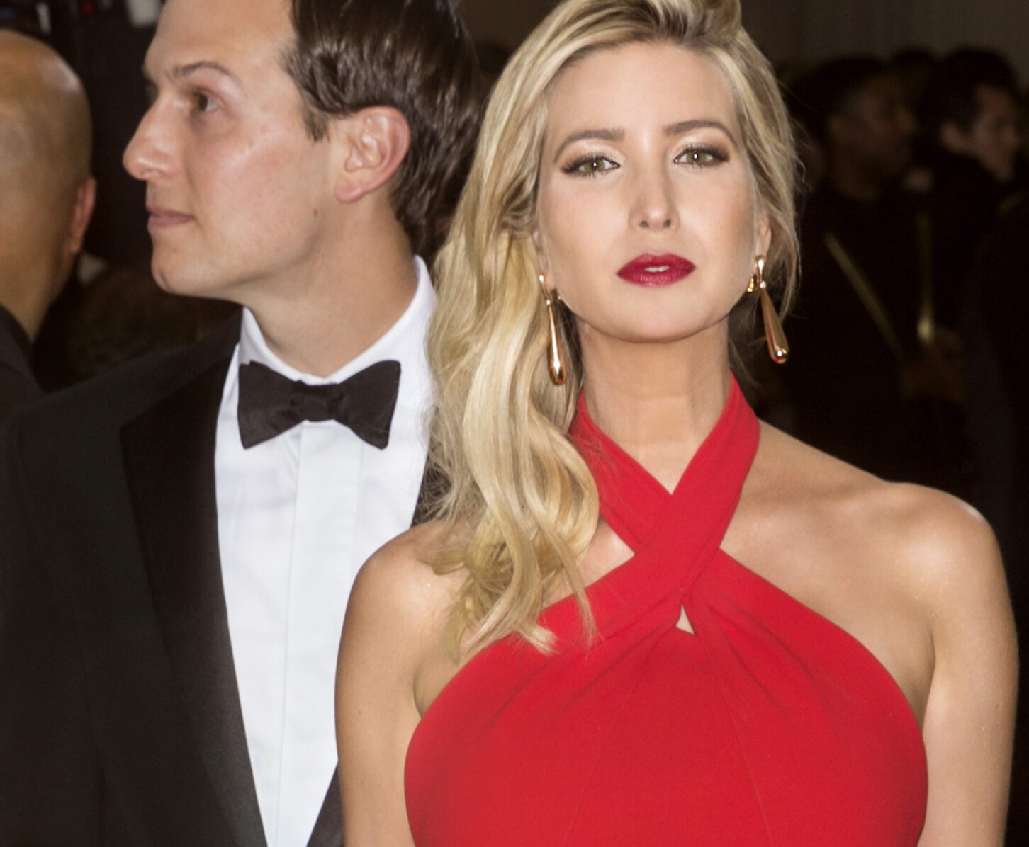 You are currently viewing Billionaire Ivanka Kushner is dumping Daddy Donald when he needs her the most