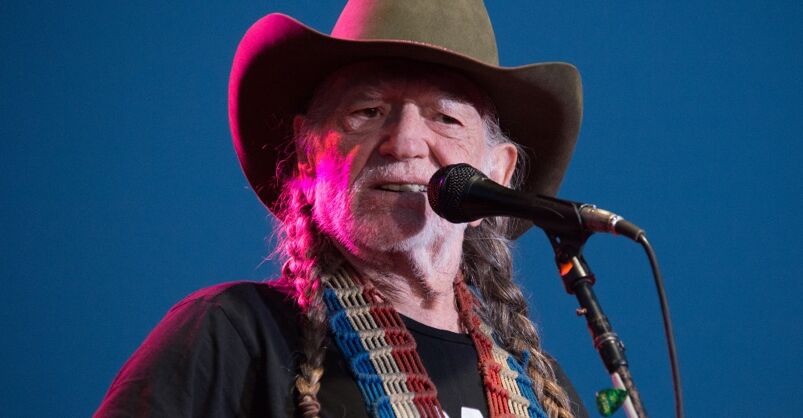 You are currently viewing Willie Nelson’s gay cowboy song has people seeing the 90-year-old country crooner in a whole new way