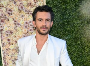 Read more about the article Jonathan Bailey is blazing a trail as one of the most prominent gay actors working today