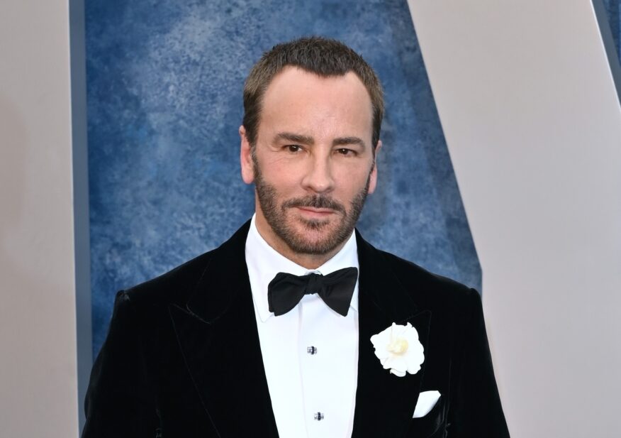 You are currently viewing Tom Ford honored with fashion award after revealing his final collection on Instagram & pivoting to a new career